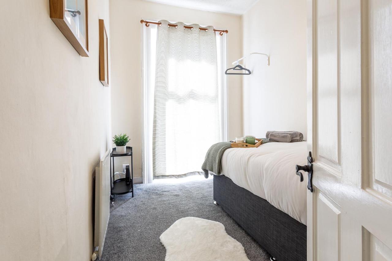 Cozy Coastal Getaway Apartment นอร์ทชีลด์ส ภายนอก รูปภาพ