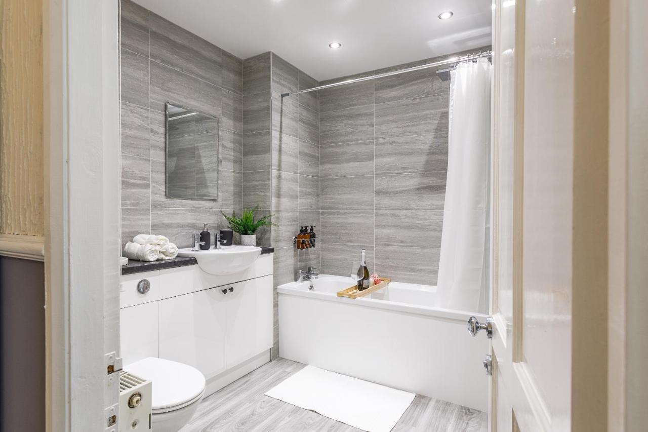 Cozy Coastal Getaway Apartment นอร์ทชีลด์ส ภายนอก รูปภาพ